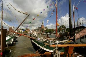 2005-08-06 Leer Traditionsschiffertreffen 078-1_99.jpg